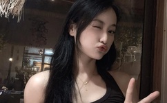 美女张开腿让我了一夜